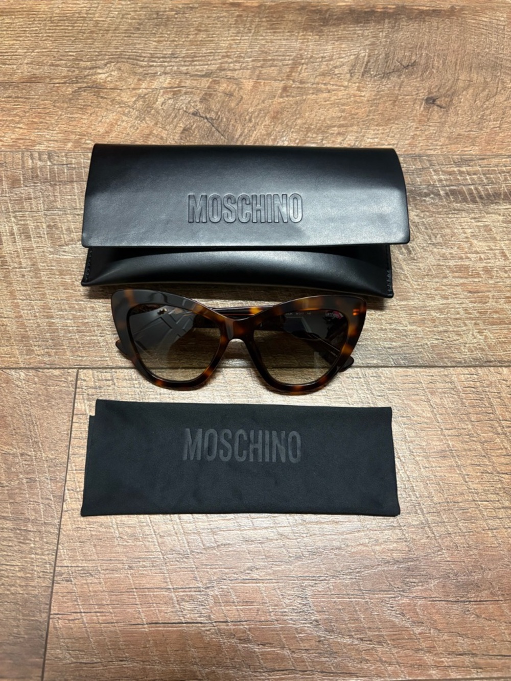 New Moschino Cat Eye Brown/Black 54mm Gradient Sunglasses - Picture 3 of 5